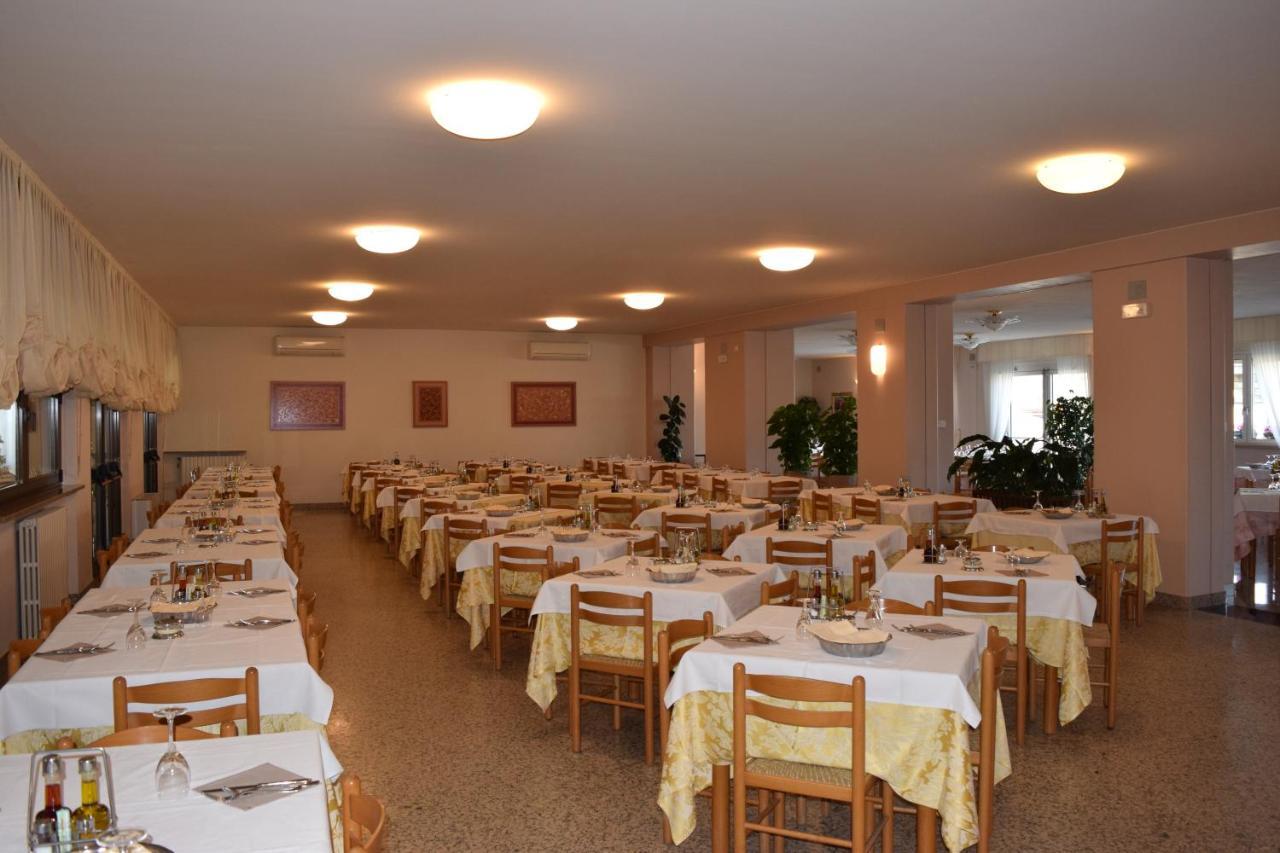Hotel Pilotto 페스키에라델가르다 외부 사진