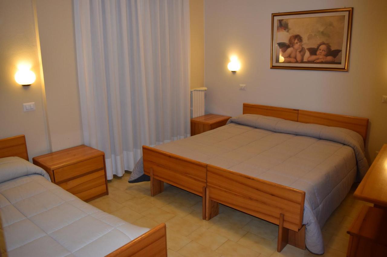 Hotel Pilotto 페스키에라델가르다 외부 사진